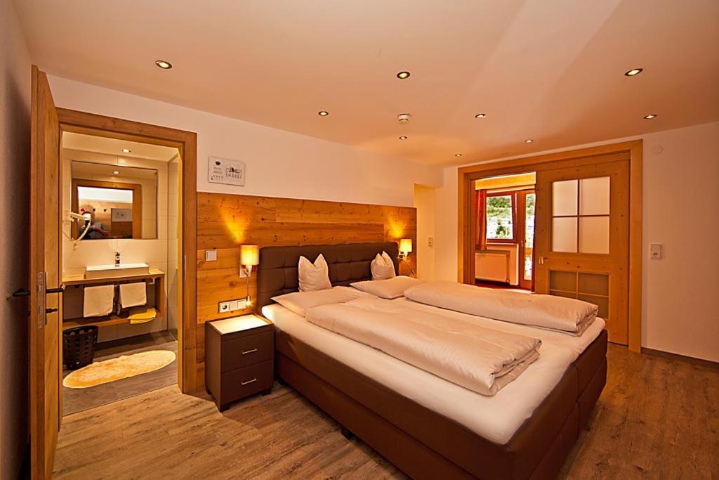 Landhotel Denggerhof Mayrhofen Exterior photo